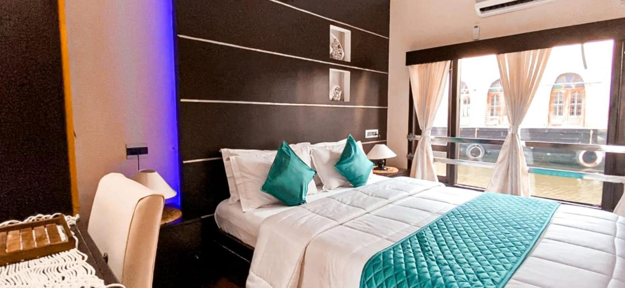 Hotel Victoria Houseboats Alappuzha Zewnętrze zdjęcie